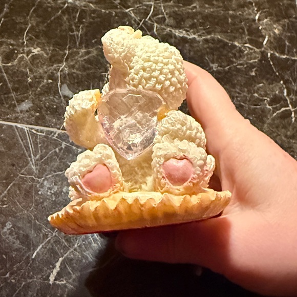 Teddy bears on a heart with flowers and a heart shaped crystal - Picture 5 of 5